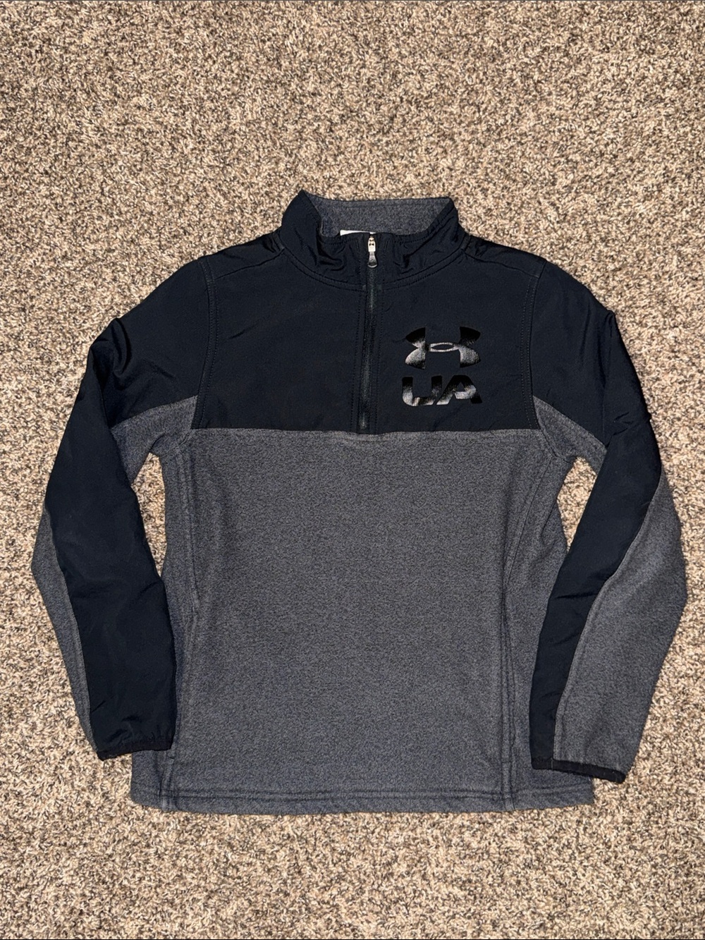 Under Armour Boys Black & Gray Half-Zip Performance Pullover size YMD
